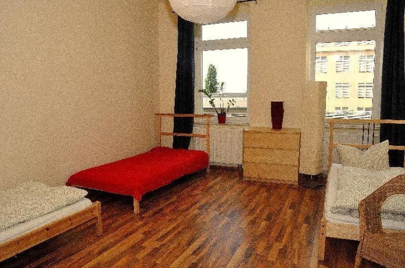 3-Raum-Fewo-Dresden-Zentrum-Balkon-Blick-Auf-Altstadt-L10 Buitenkant foto